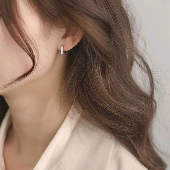 925 Sterling Silver Diamond Square Hoop Earrigs - Picture 8 of 9